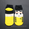 Cool, breathable and comfortable without shedding cheap men's cartoon socks that can be mass customized